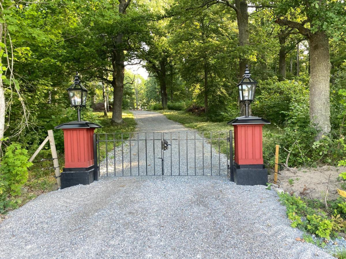 Villa Spectacular 6-Bed House In Beautiful Manor Park à Mariefred Extérieur photo